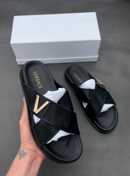 Sandales Versace en cuir noir