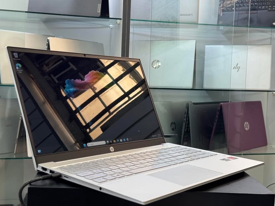 HP Pavilion 15-eh1xxx