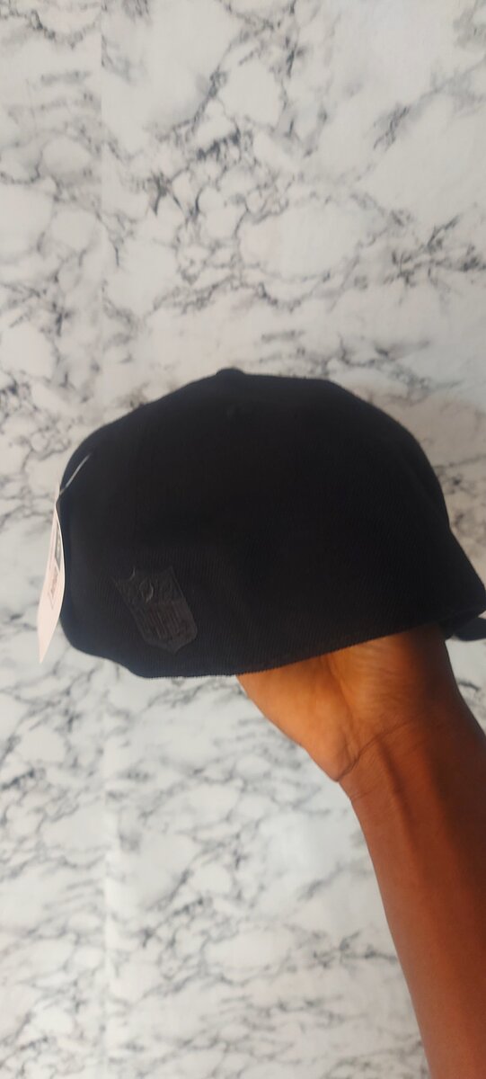 Casquette noire élégante