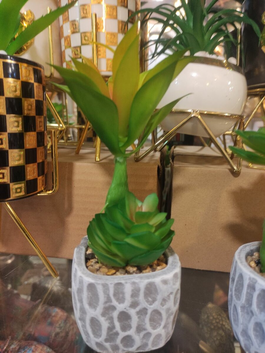 Flower pot