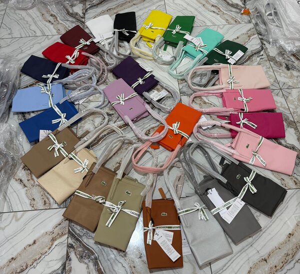 Sac à main en cuir Lacoste