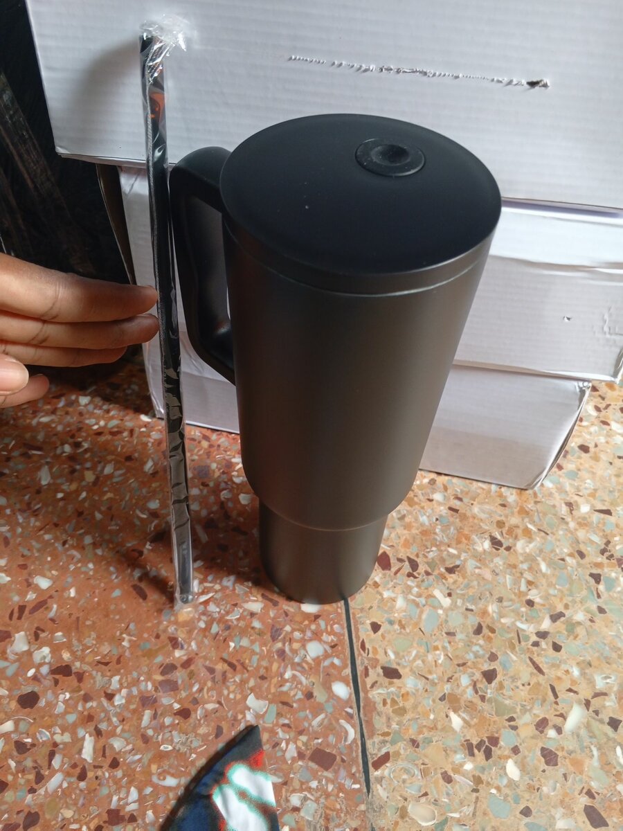 40 oz tumbler cup with straw.. stainless steel