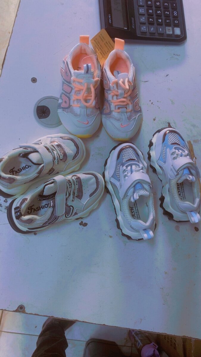 Baskets pour enfants colorées