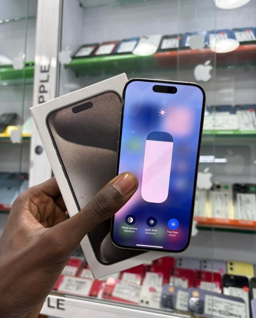 iPhone 15 pro Apple 256 Go