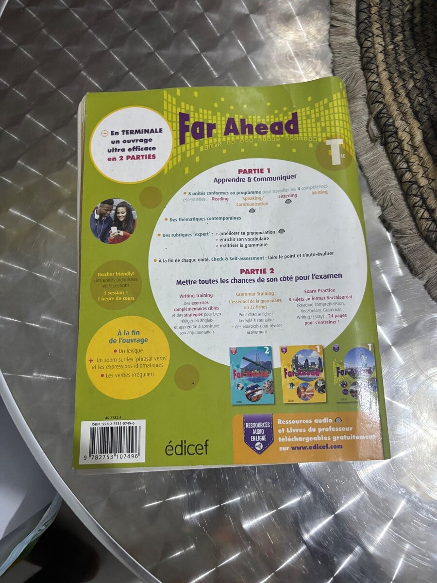 Livre anglais "Far Ahead" Terminale