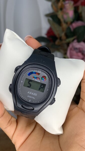 Montre numérique multifonction