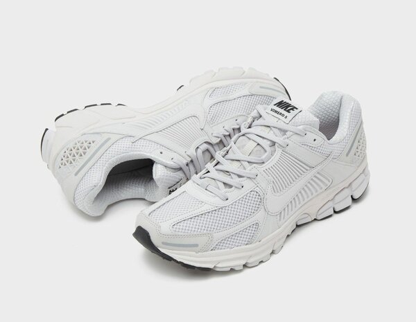 NIKE VOMERO 5