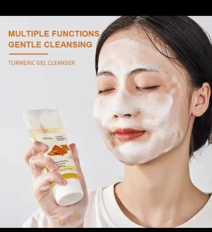 Gel de lavage du visage à base de curcuma.