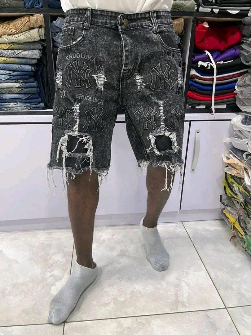 Shorts déchirés mode homme