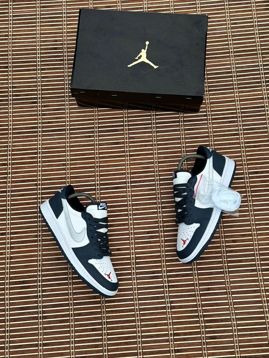 AIR JORDAN 1 low BLEU  MARIN