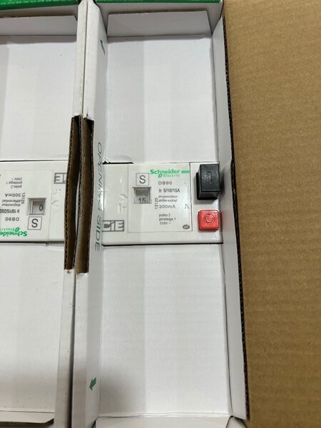 Dijoncteur 10/30A & 5/15A