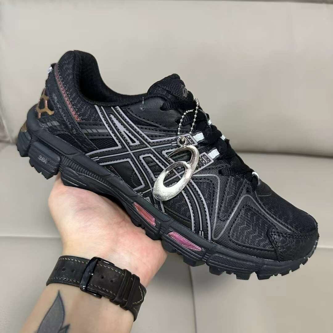 Asics Sneakers