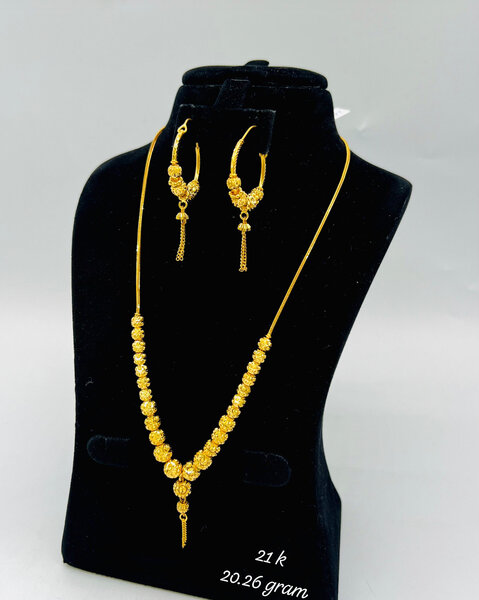 Ensemble Collier et Boucles d’oreilles en or 21k