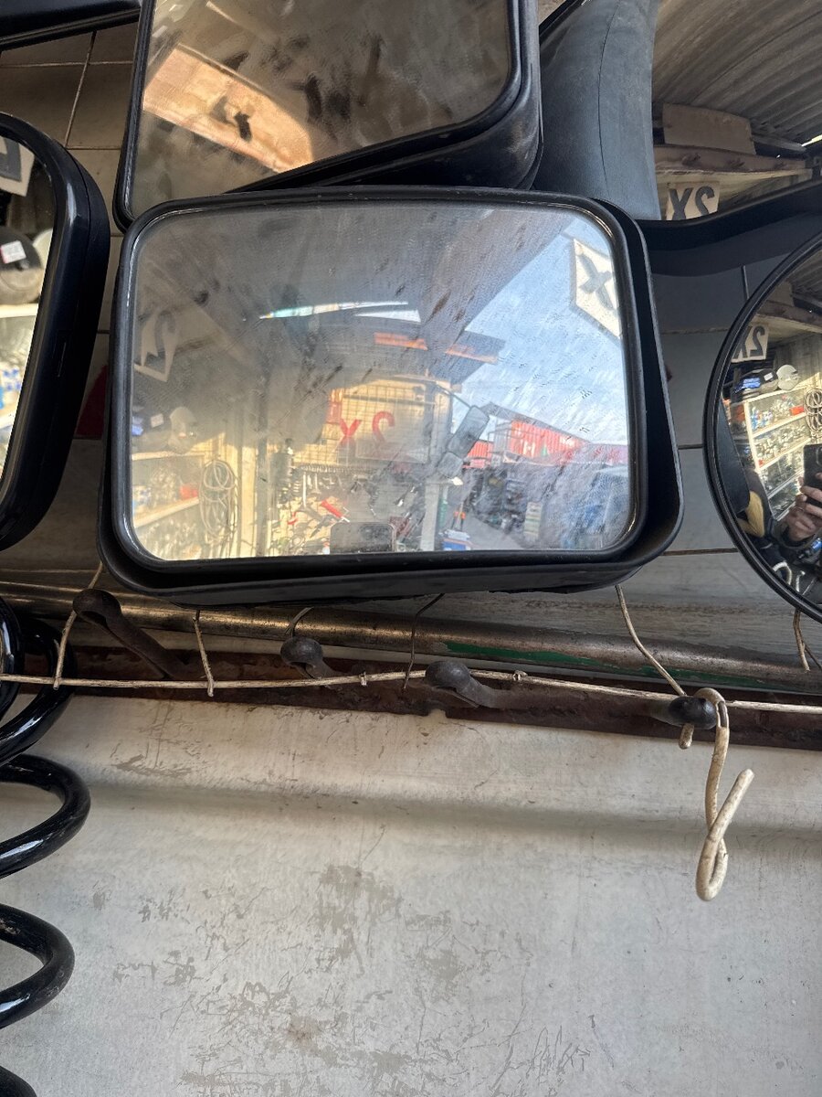 Зеркало заднего вида