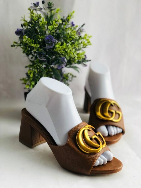 Gucci slippers