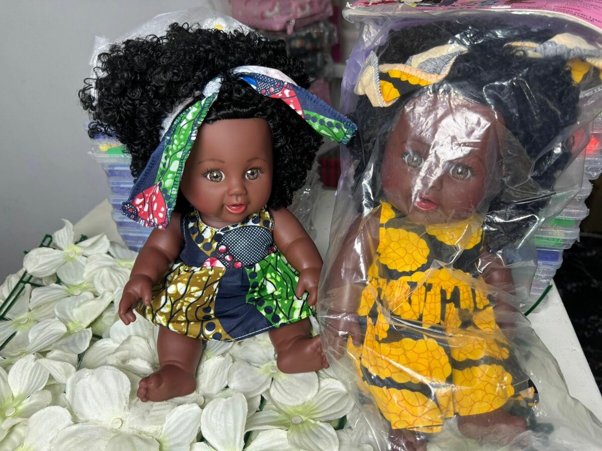 Poupée bébé afro réaliste