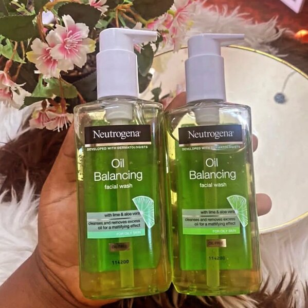 Neutrogena Oil balancing facial wash