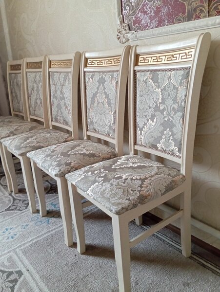 Стулья сатылат б/у 2 ай колдонулган