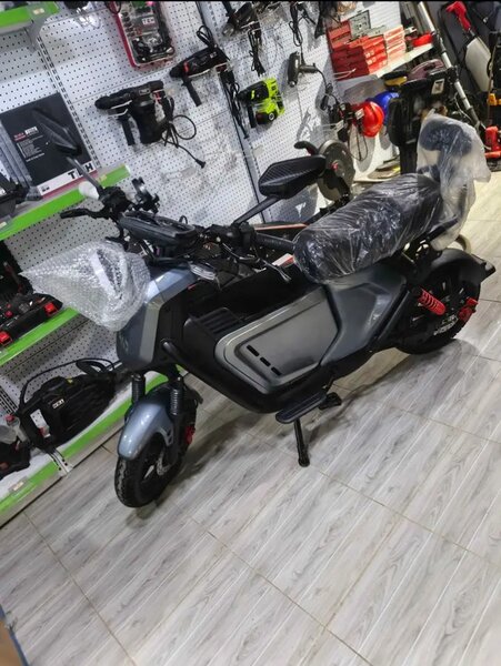 Scooter électrique moderne
