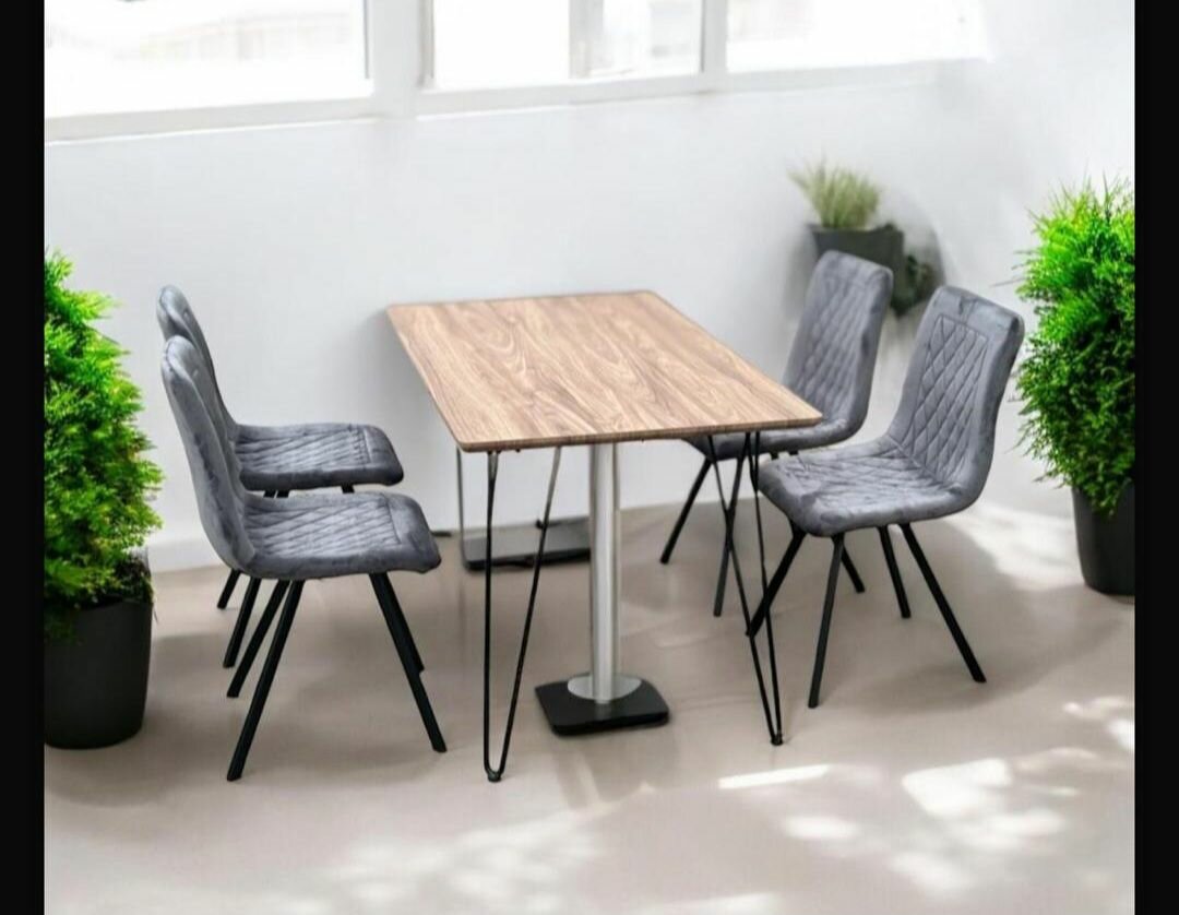 Table A Manger 4 Chaises