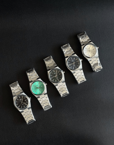 Montres élégantes en acier