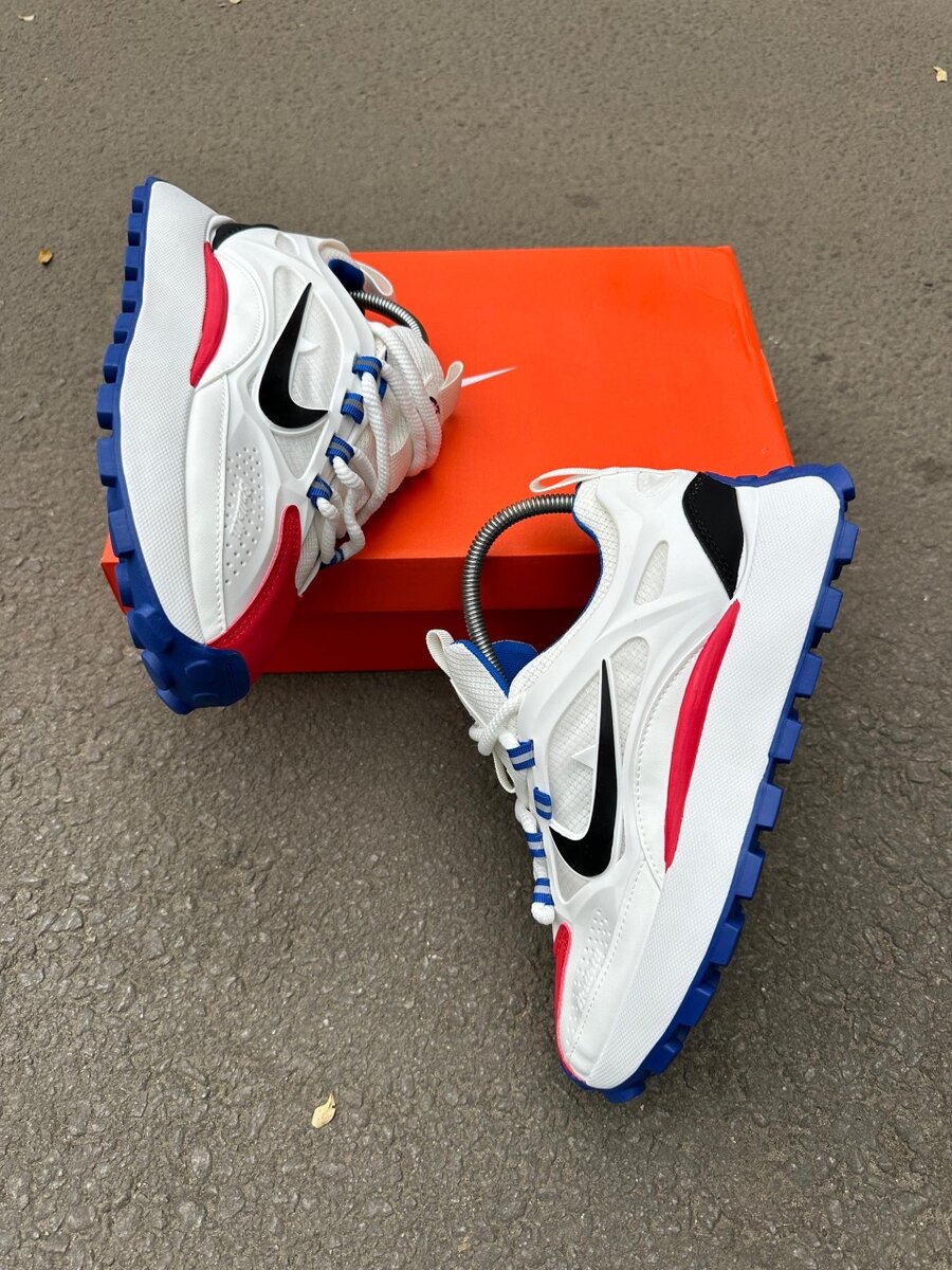 Basket Nike blanc multicolore