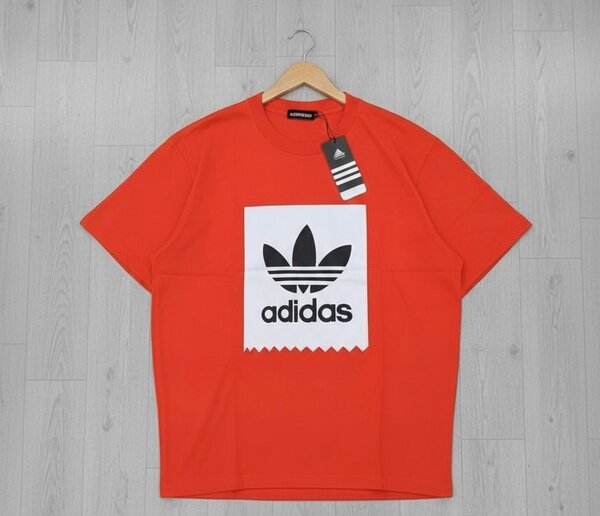 T-Shirt Rouge Logo Stylé