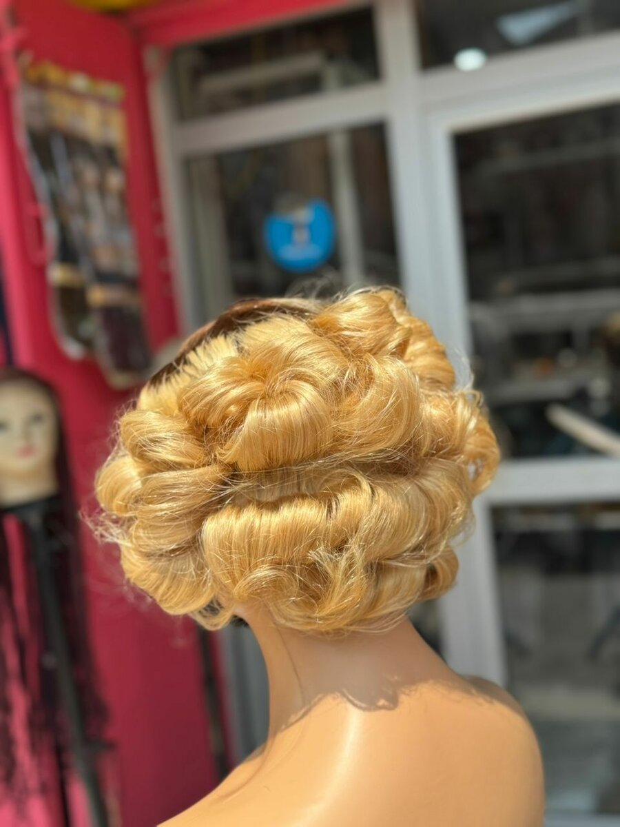 Perruque Blonde Bouclée