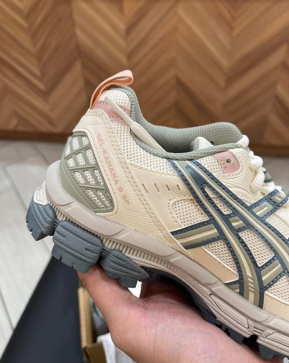 Chaussures Asics élégantes