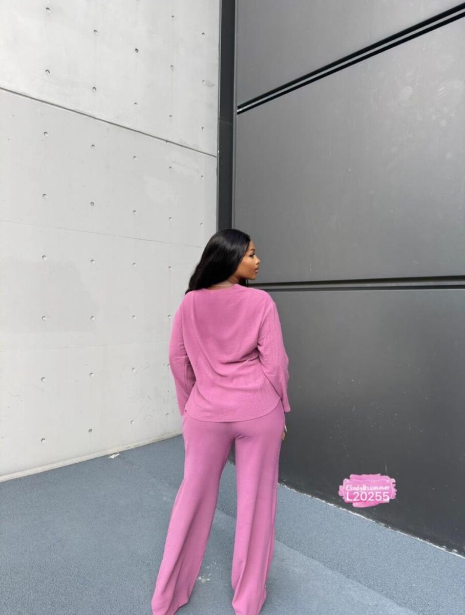 Chic ensemble femme disponible