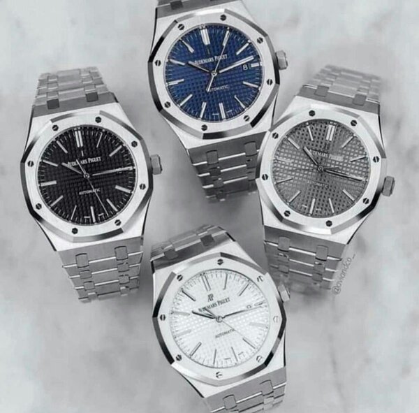 Montre de luxe en acier inoxydable