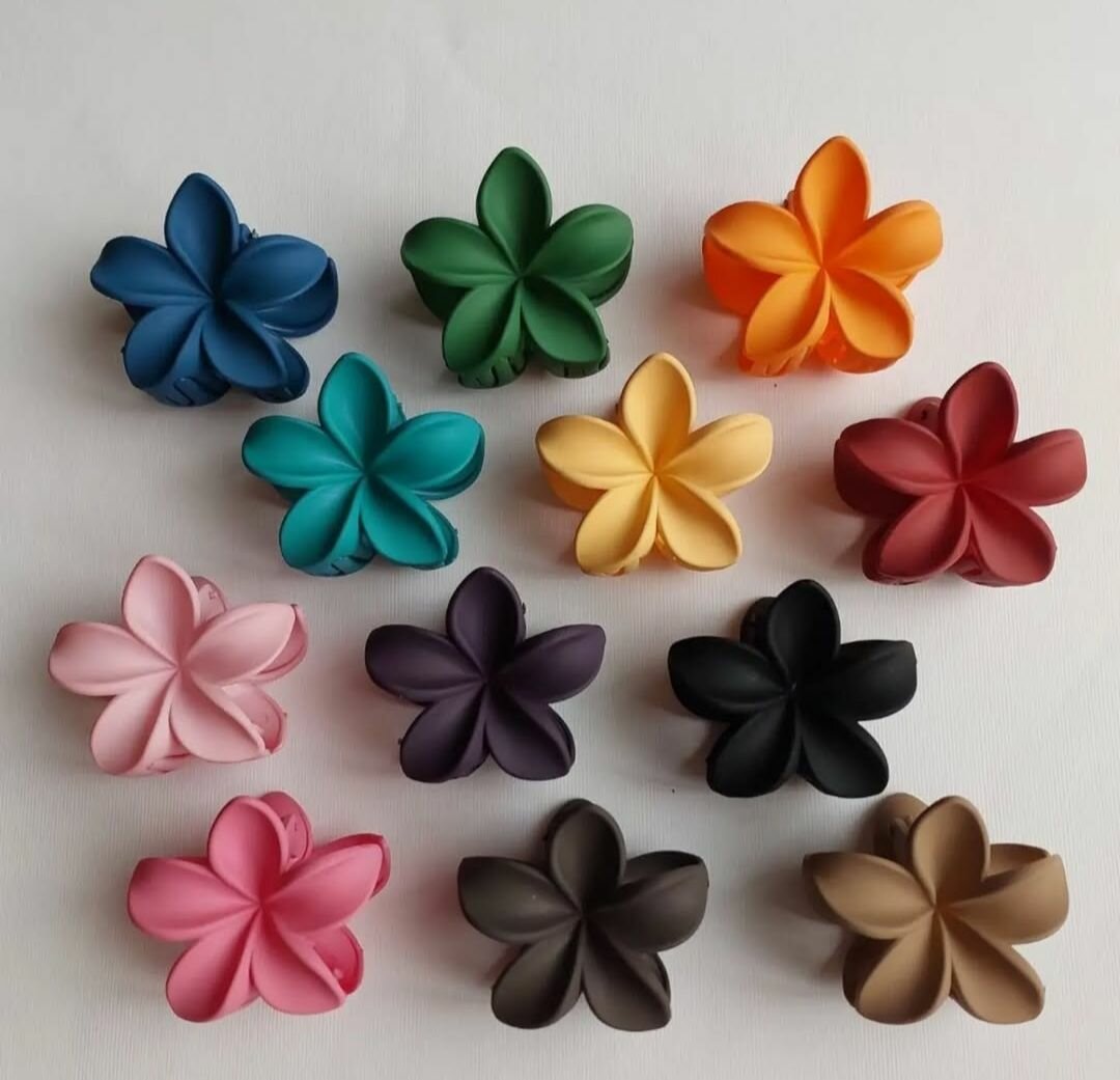 Flower hair  claw very sturdy