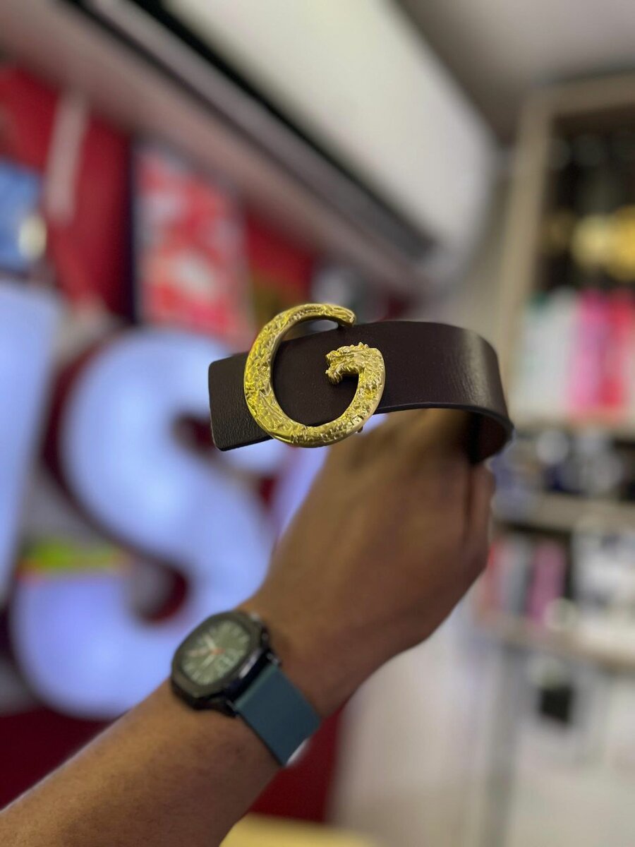 Ceinture élégante boucle dorée