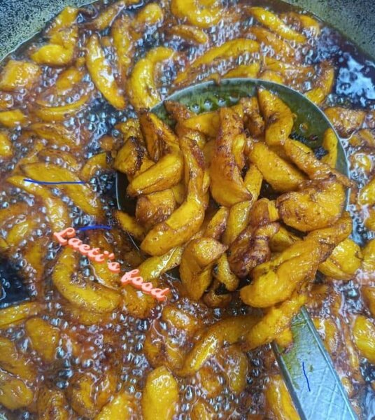 Aloco à l' huile rouge