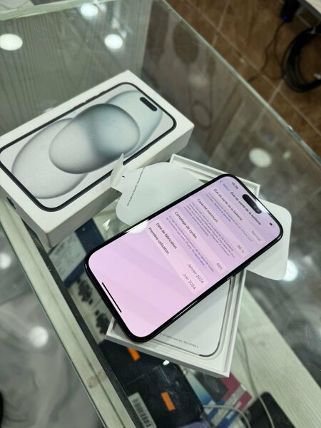 iPhone 15 simple 128Go