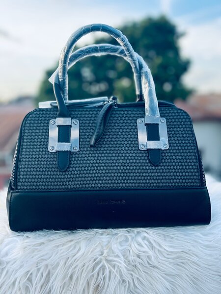 Sac à main élégant noir