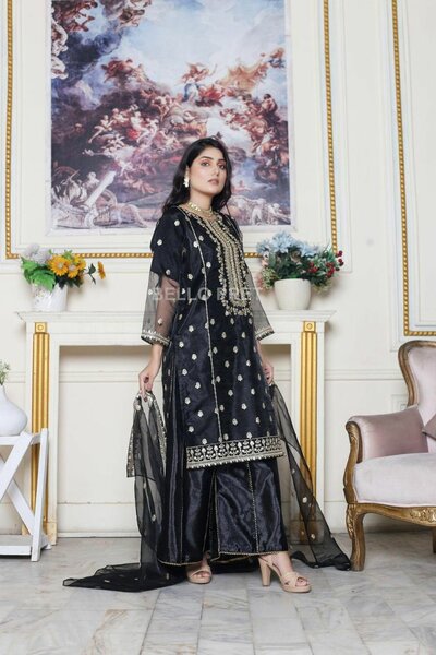 Women's formal dress