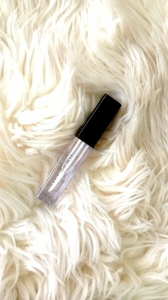Gloss à lèvres transparent