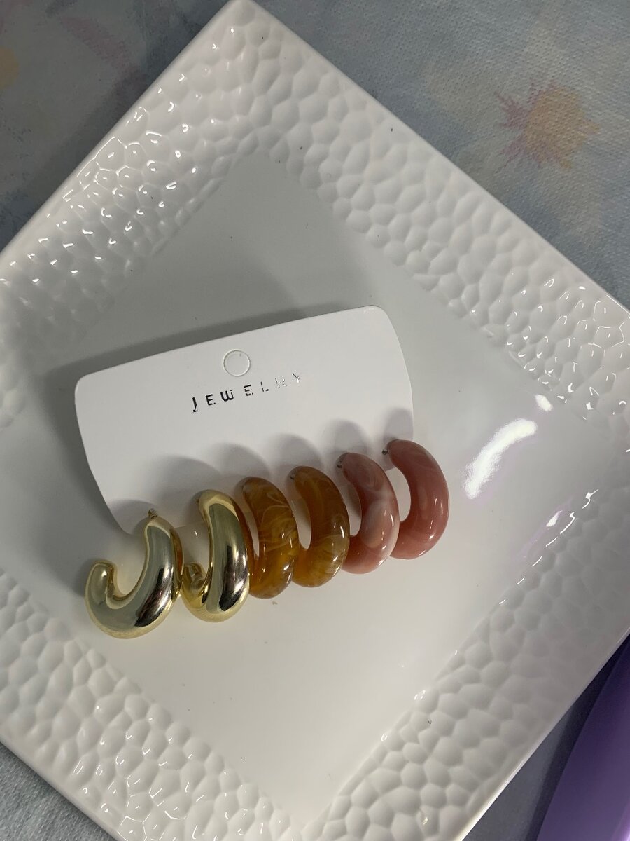 Boucles d'oreilles tendance colorées