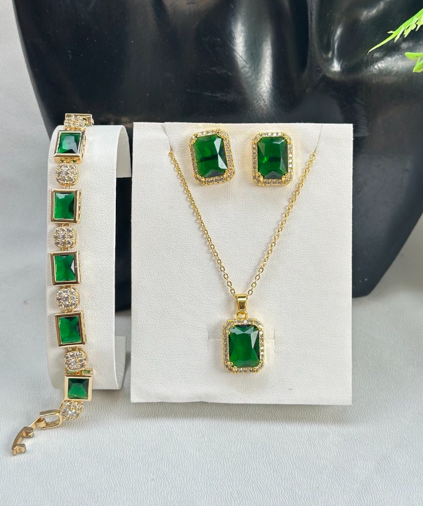 Set of jewelry Necklace + earrings