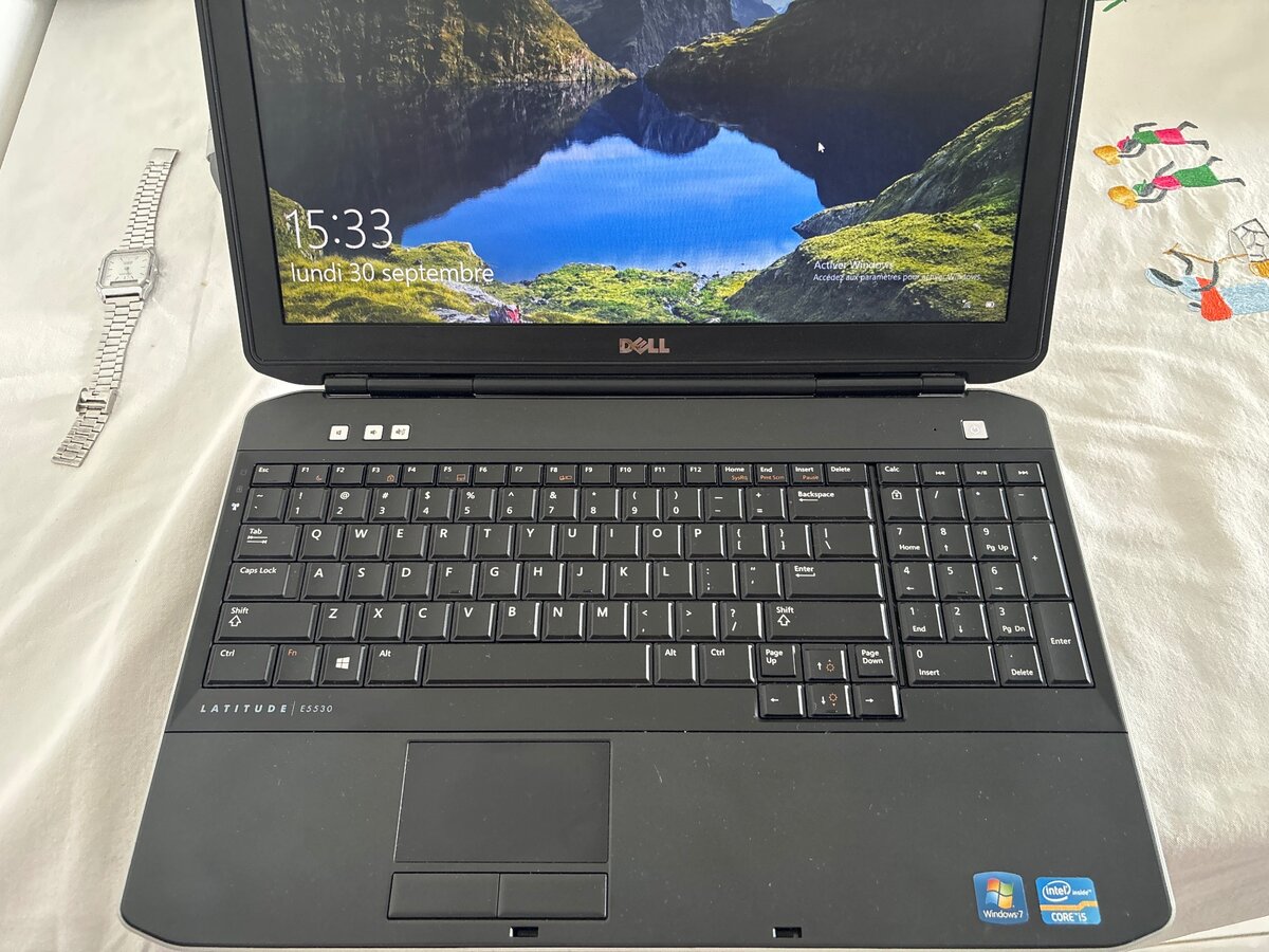 DELL LATITUDE |E5530