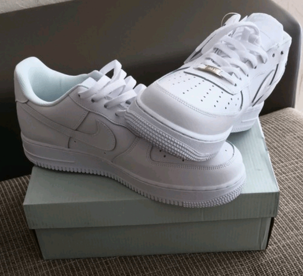 Baskets blanches élégantes unisexes