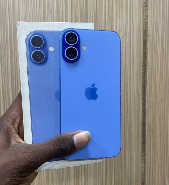 iPhone 16 Bleu Neuf