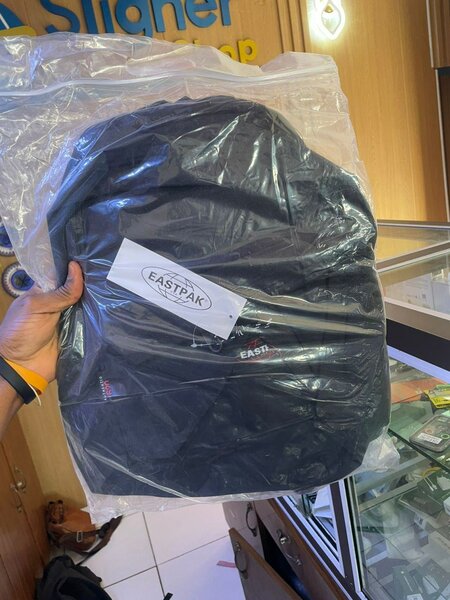 Eastpak noir ORIGINAL