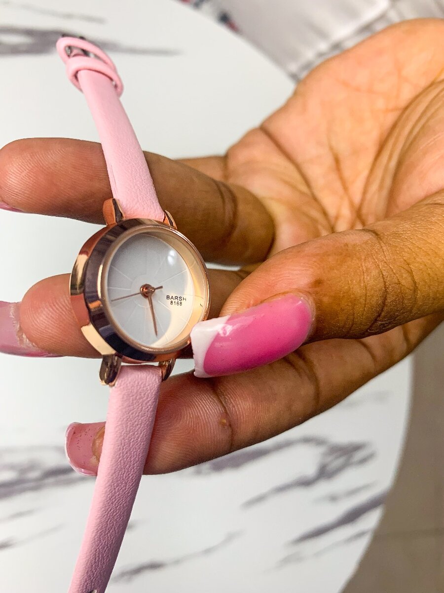 MONTRE EN CUIR FEMME