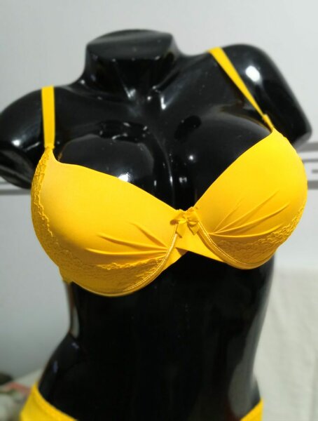 Ensemble soutien jaune