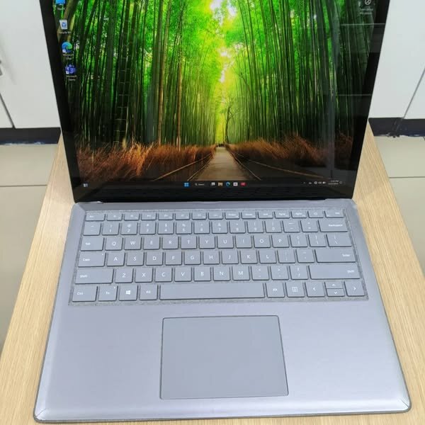 Microsoft Surface Laptop 