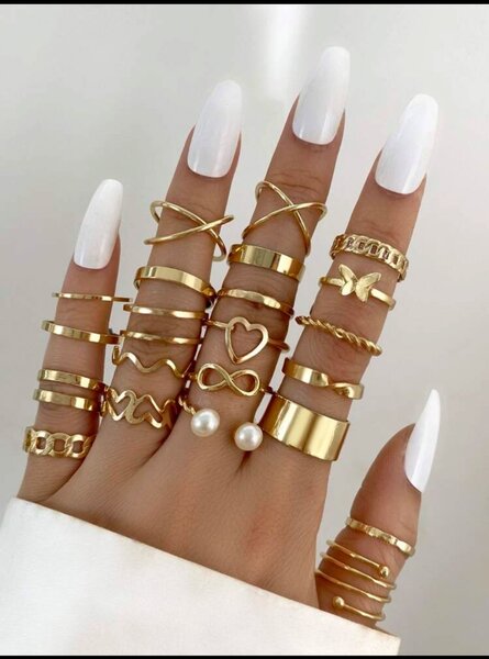 Ensemble de 22 bagues