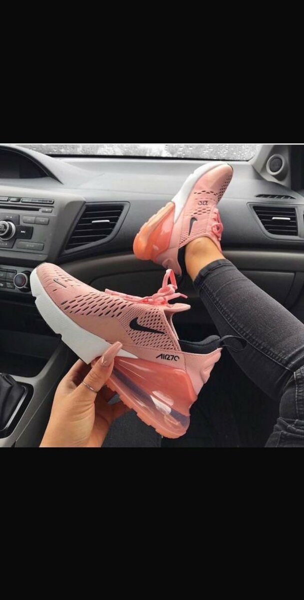 NIKE AIR 270