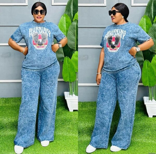 T-shirt et pantalon en jean femme